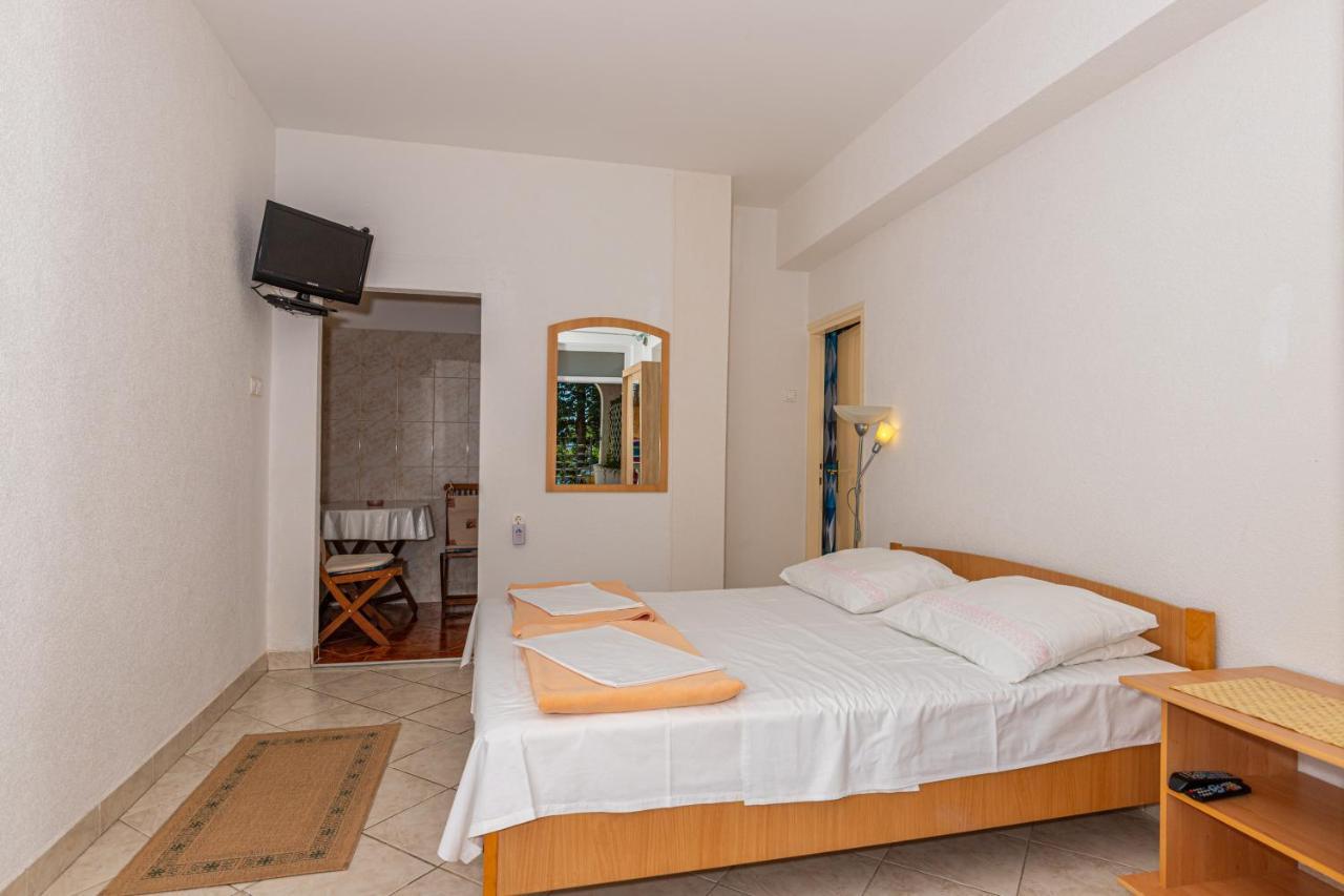 Apartmani Loki Dramalj Exterior photo