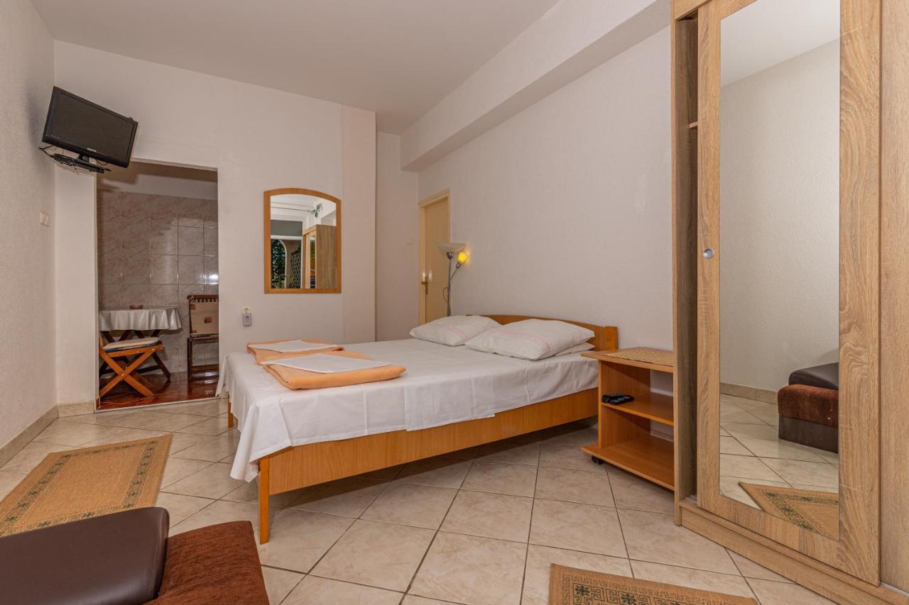 Apartmani Loki Dramalj Exterior photo