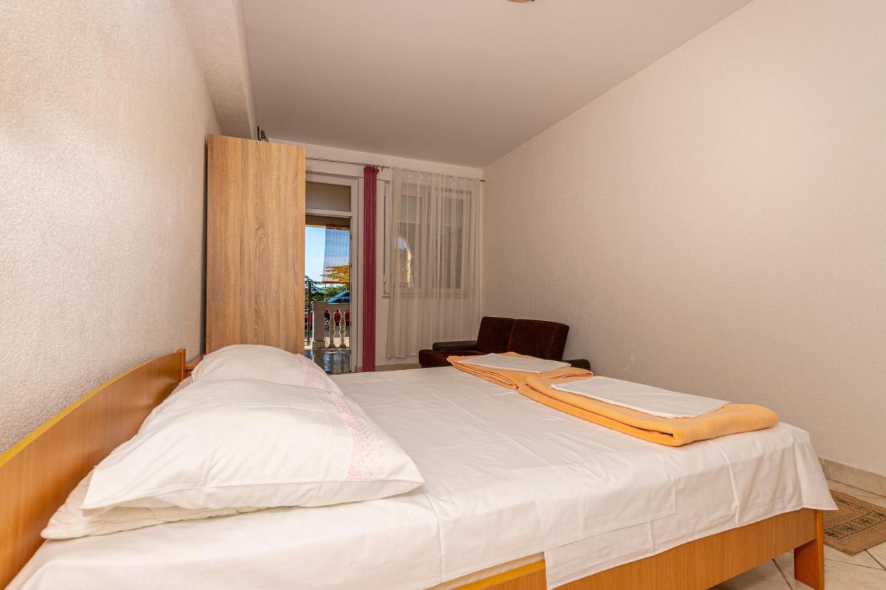 Apartmani Loki Dramalj Exterior photo