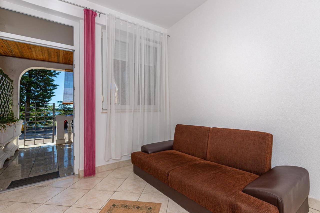 Apartmani Loki Dramalj Exterior photo