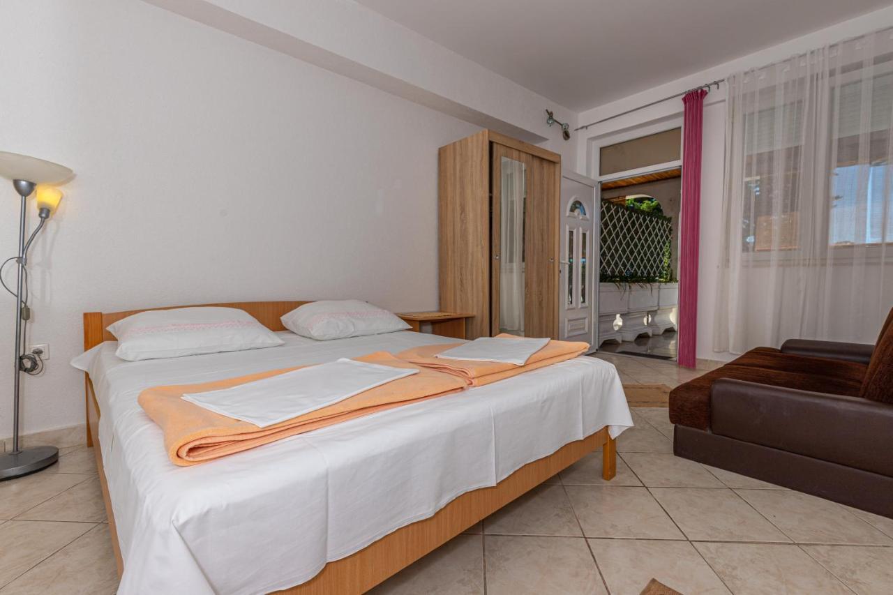 Apartmani Loki Dramalj Exterior photo