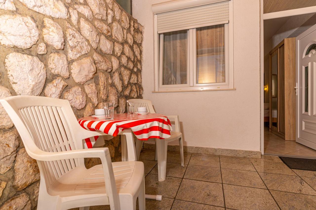 Apartmani Loki Dramalj Exterior photo