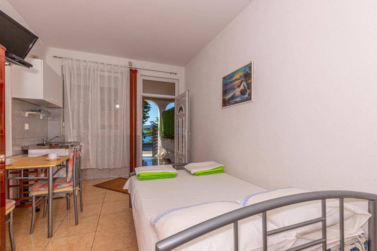 Apartmani Loki Dramalj Exterior photo