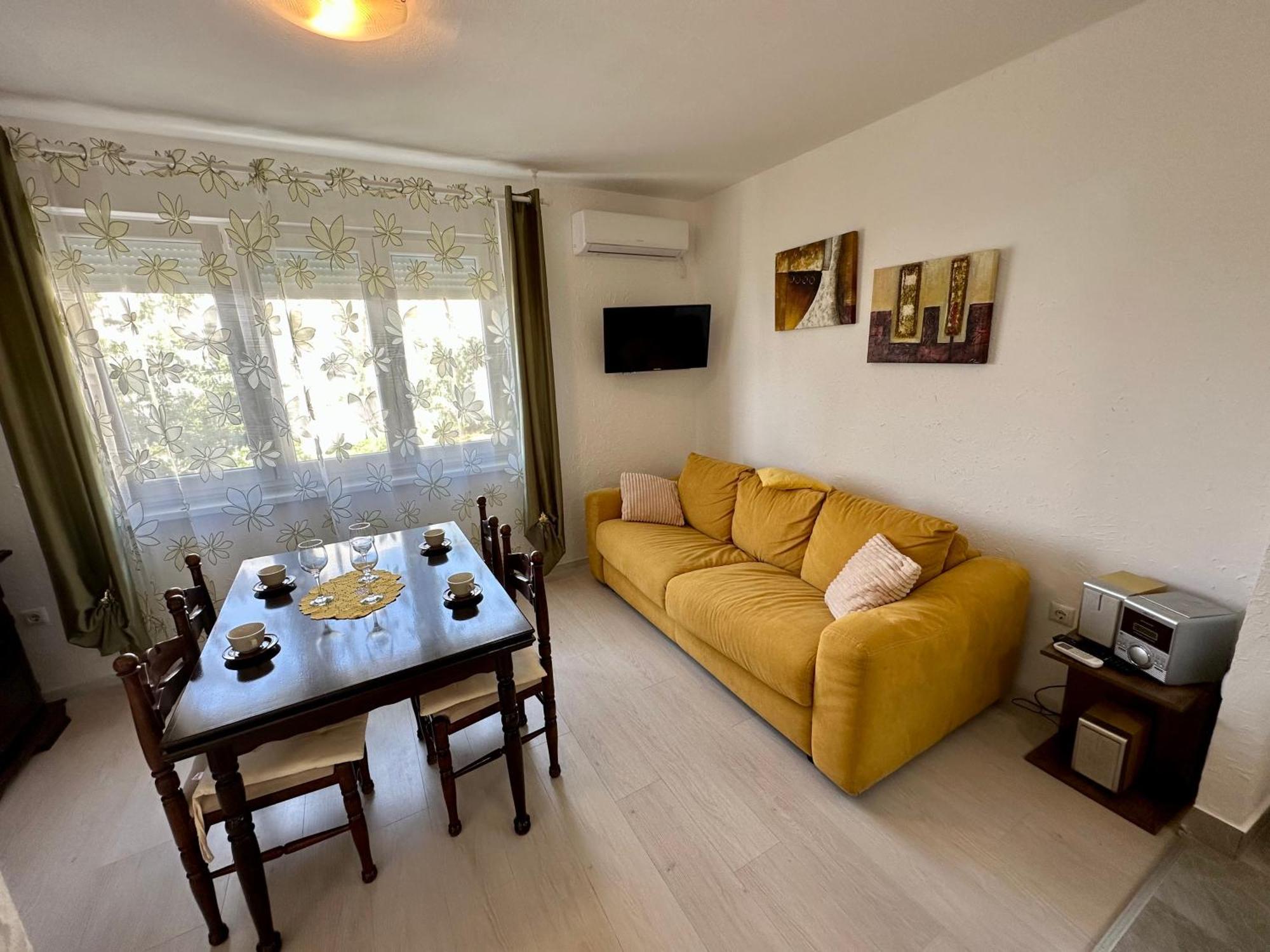 Apartmani Loki Dramalj Exterior photo