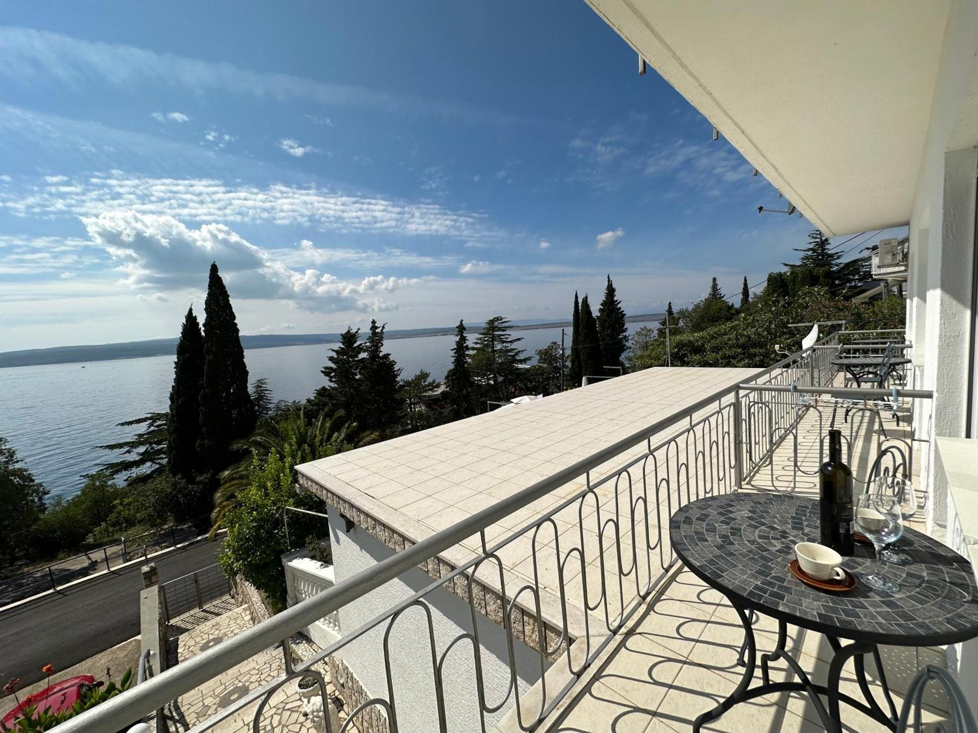 Apartmani Loki Dramalj Exterior photo