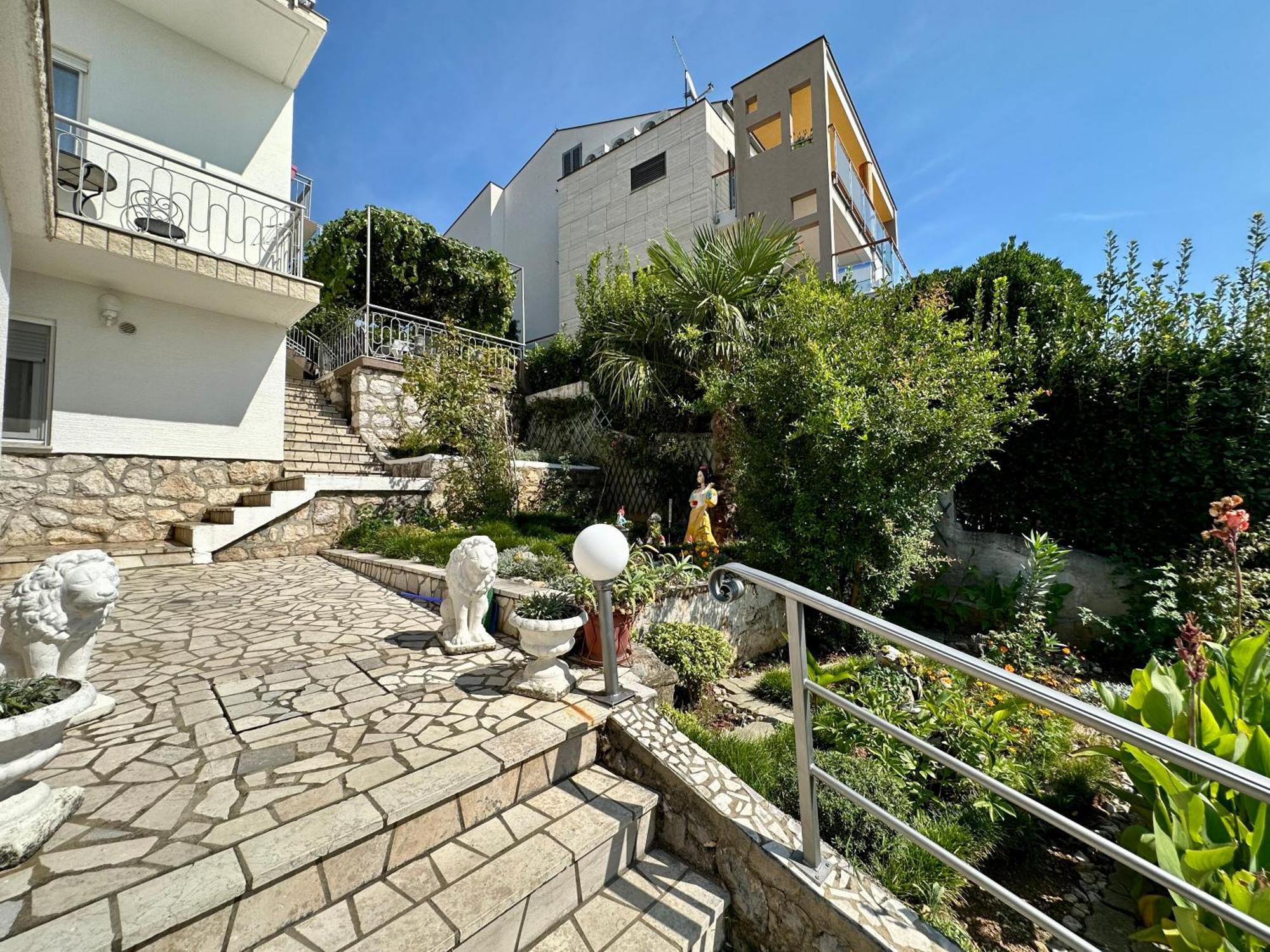 Apartmani Loki Dramalj Exterior photo