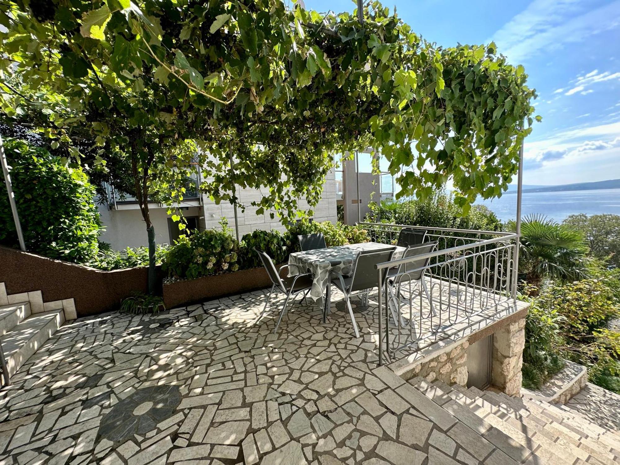 Apartmani Loki Dramalj Exterior photo