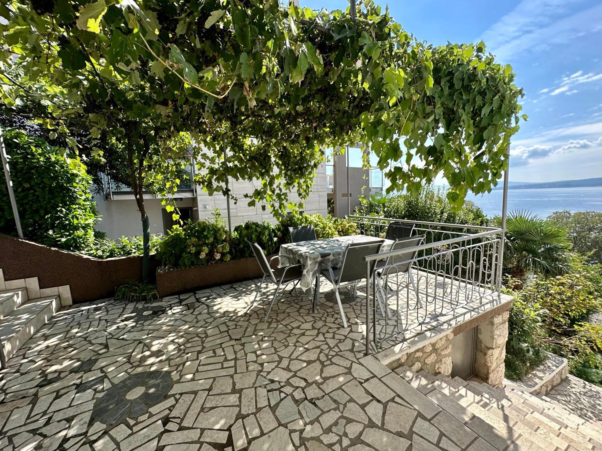 Apartmani Loki Dramalj Exterior photo